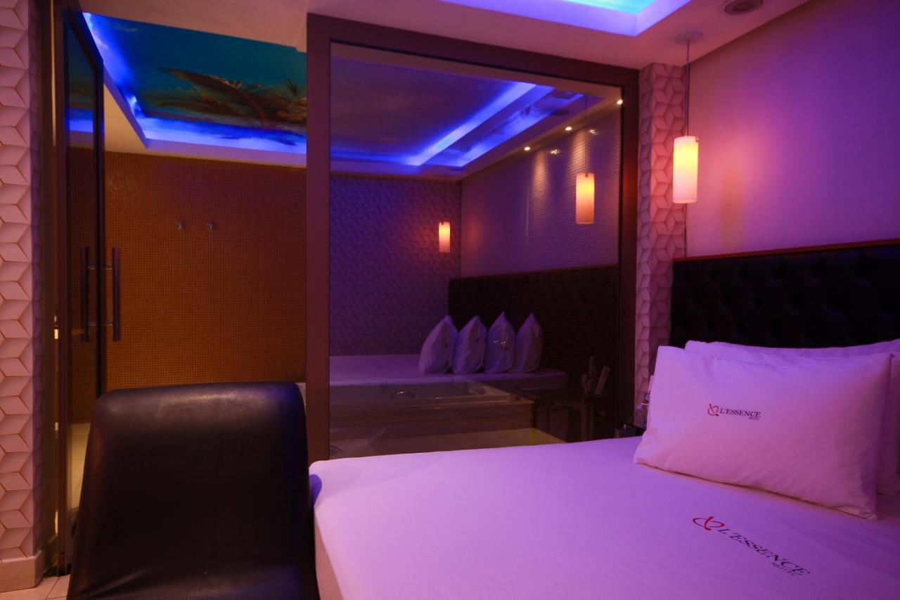 Deluxe Double Room with Bath 8