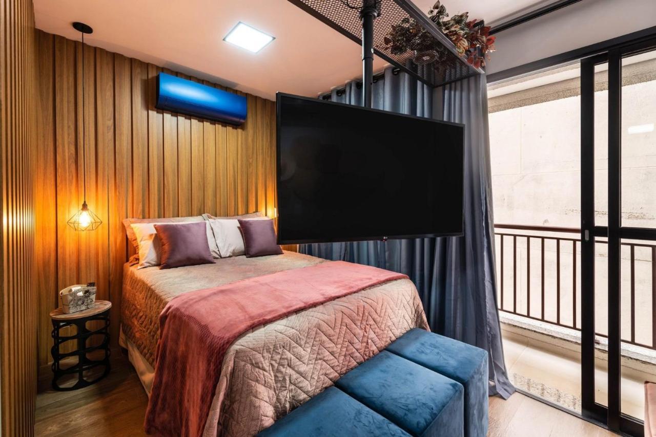 Deluxe Studio