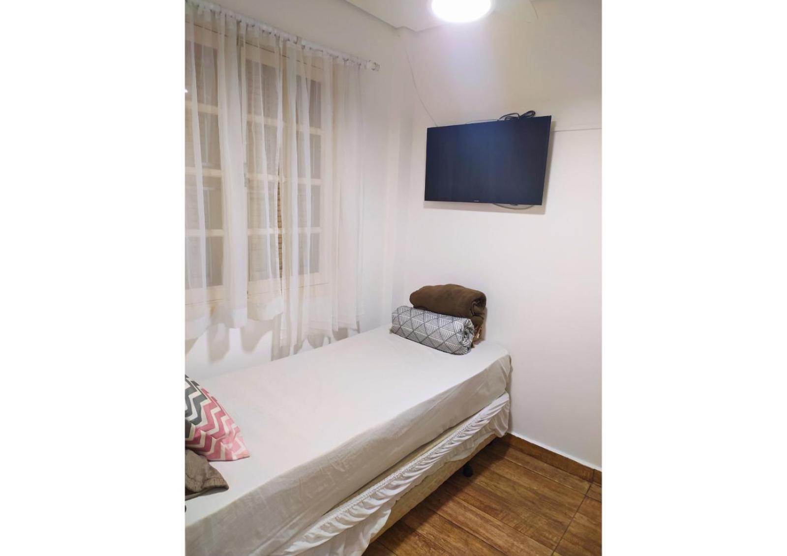 Quarto Individual com Casa de Banho Privativa