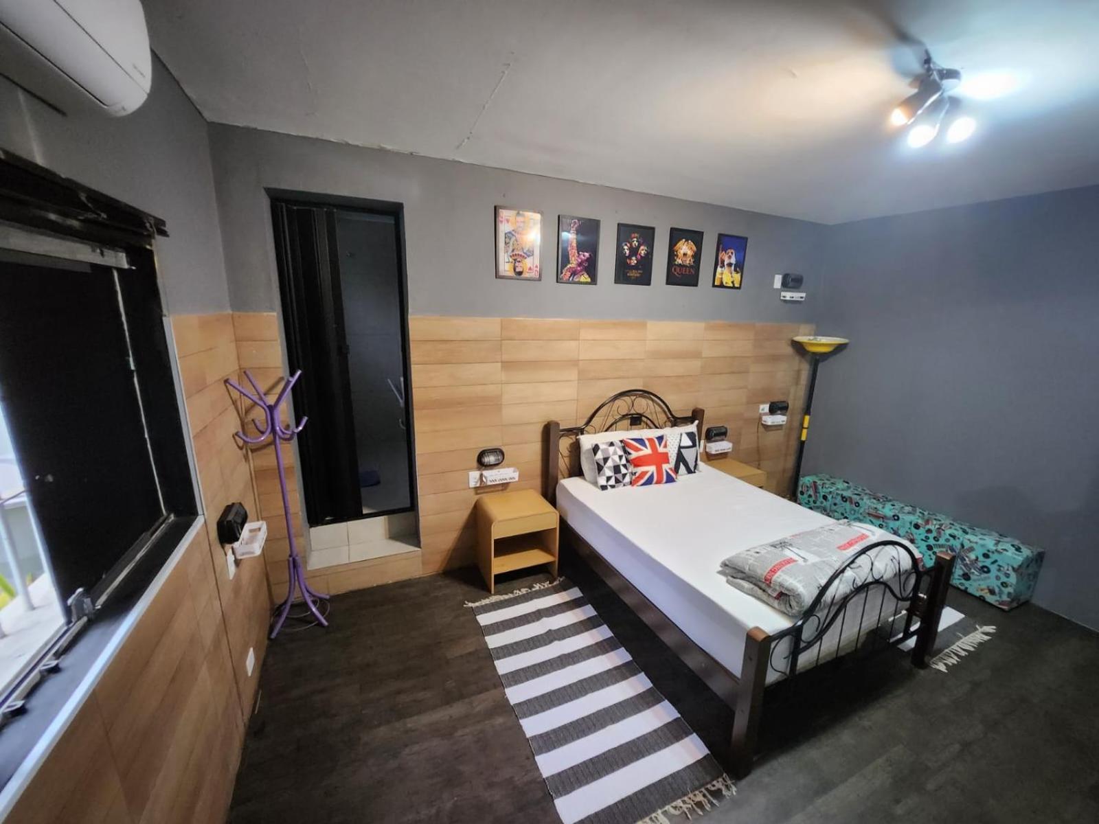 Double or Twin Room Private Bathroom