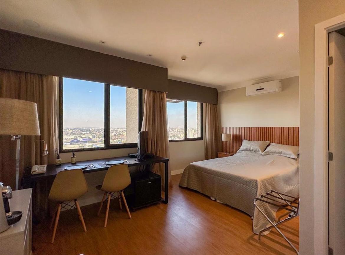 Deluxe Queen Suite