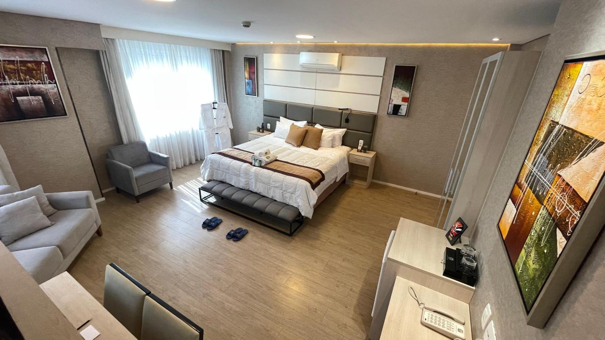 Master Suite,1613442310:JPEG