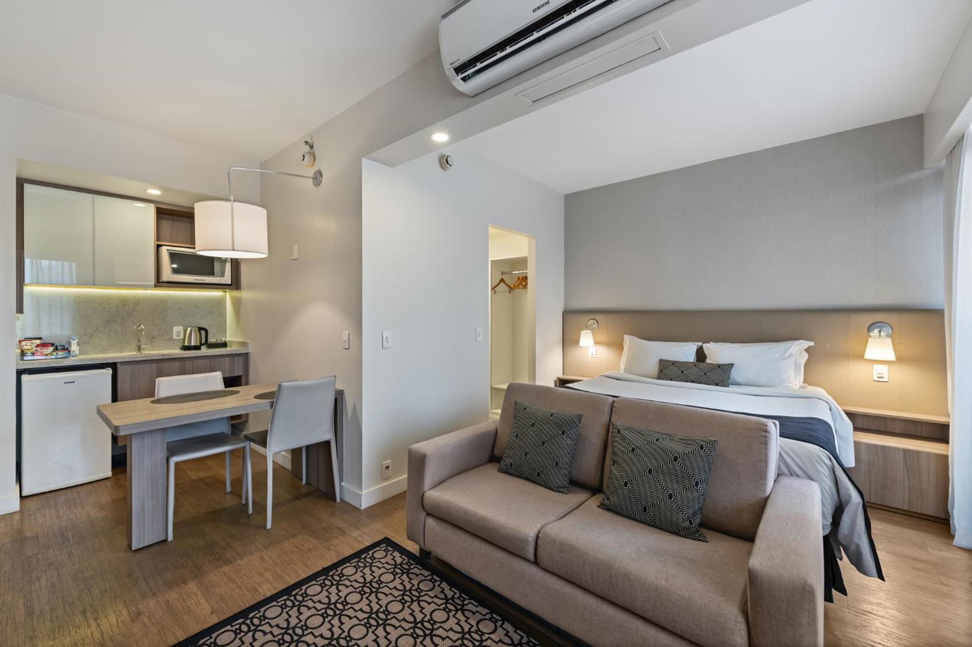 Queen Studio - Non-Smoking,1636010436:JPEG