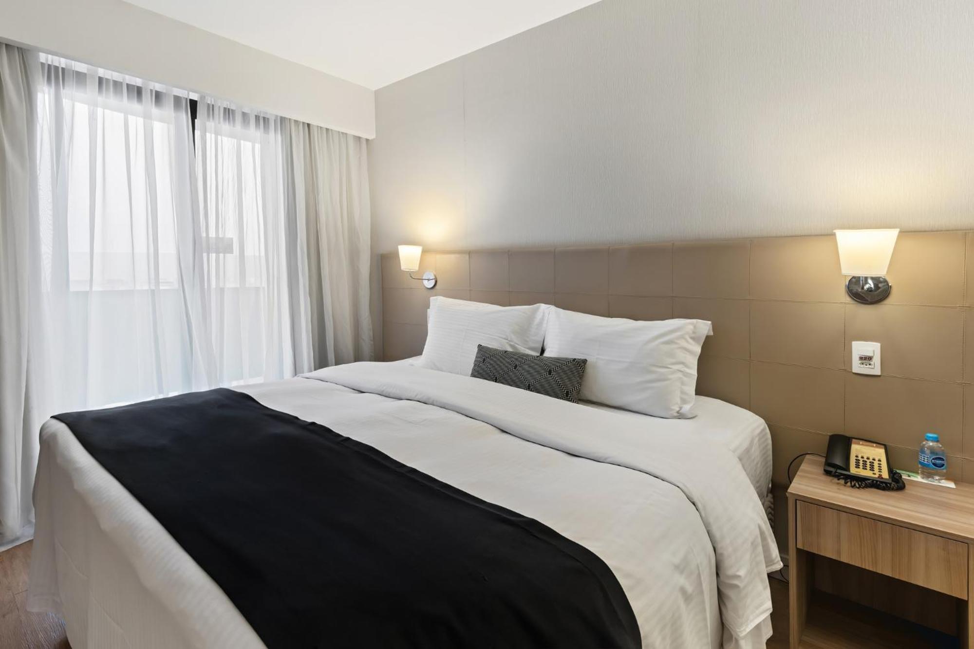 Two-Bedroom King Suite with Two Twin Beds and One Chair Bed,1636010426:JPEG