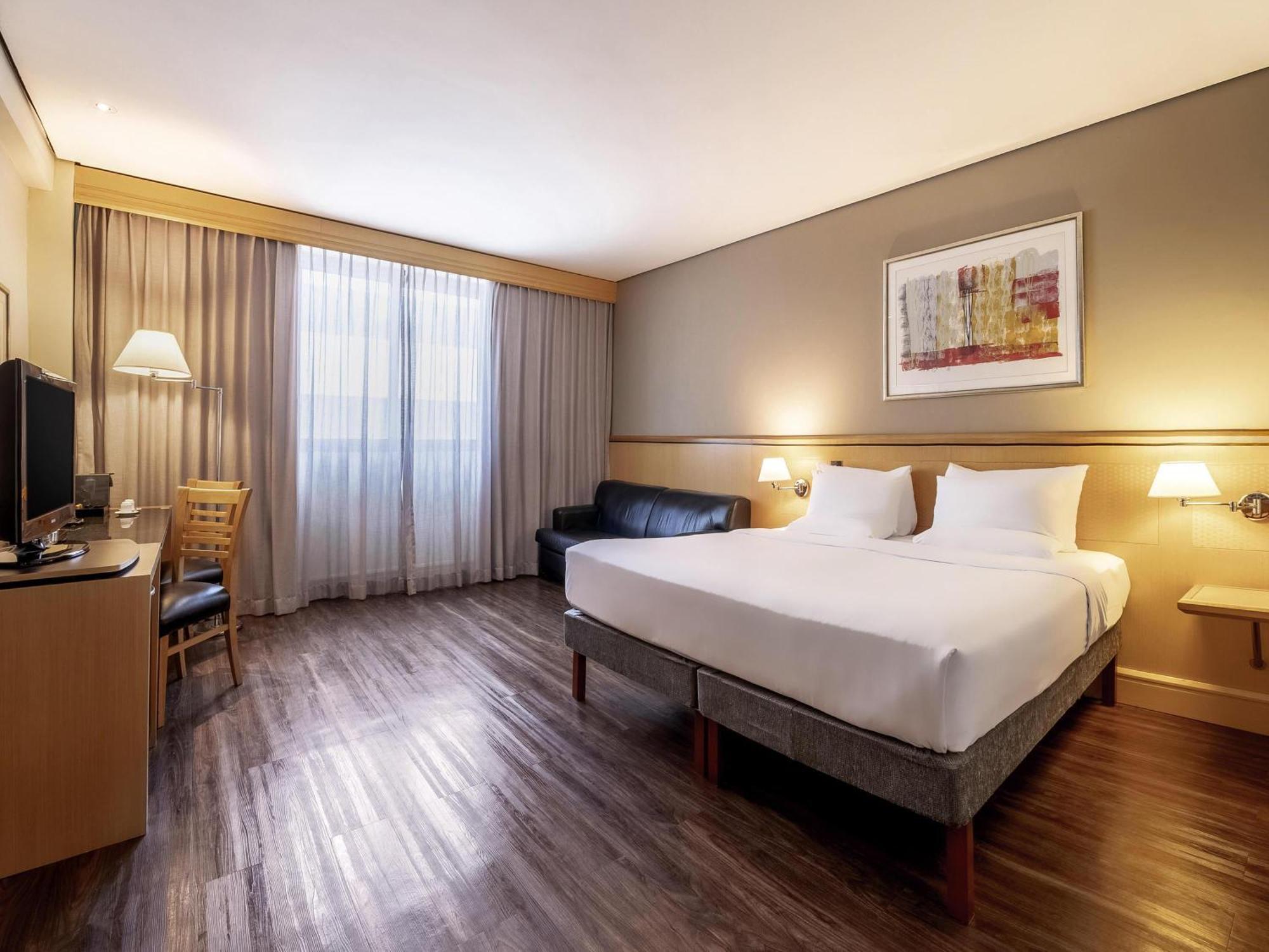 Standard Room with 2 Queen Beds