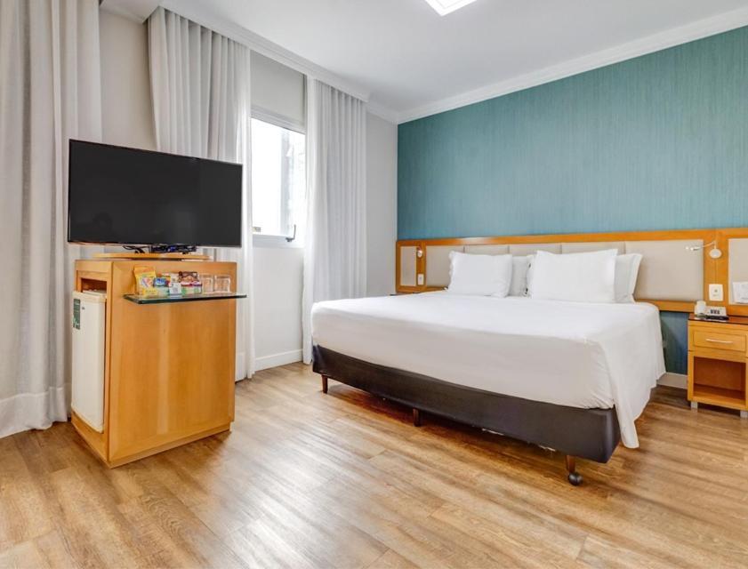 Executive King Suite - Non-Smoking,1742685429:JPEG