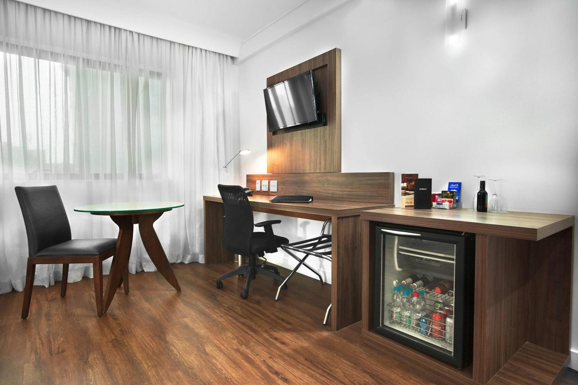 Melia Twin,1758583371:JPEG