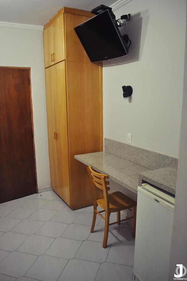 Quarto Triplo Superior com Ar-Condicionado