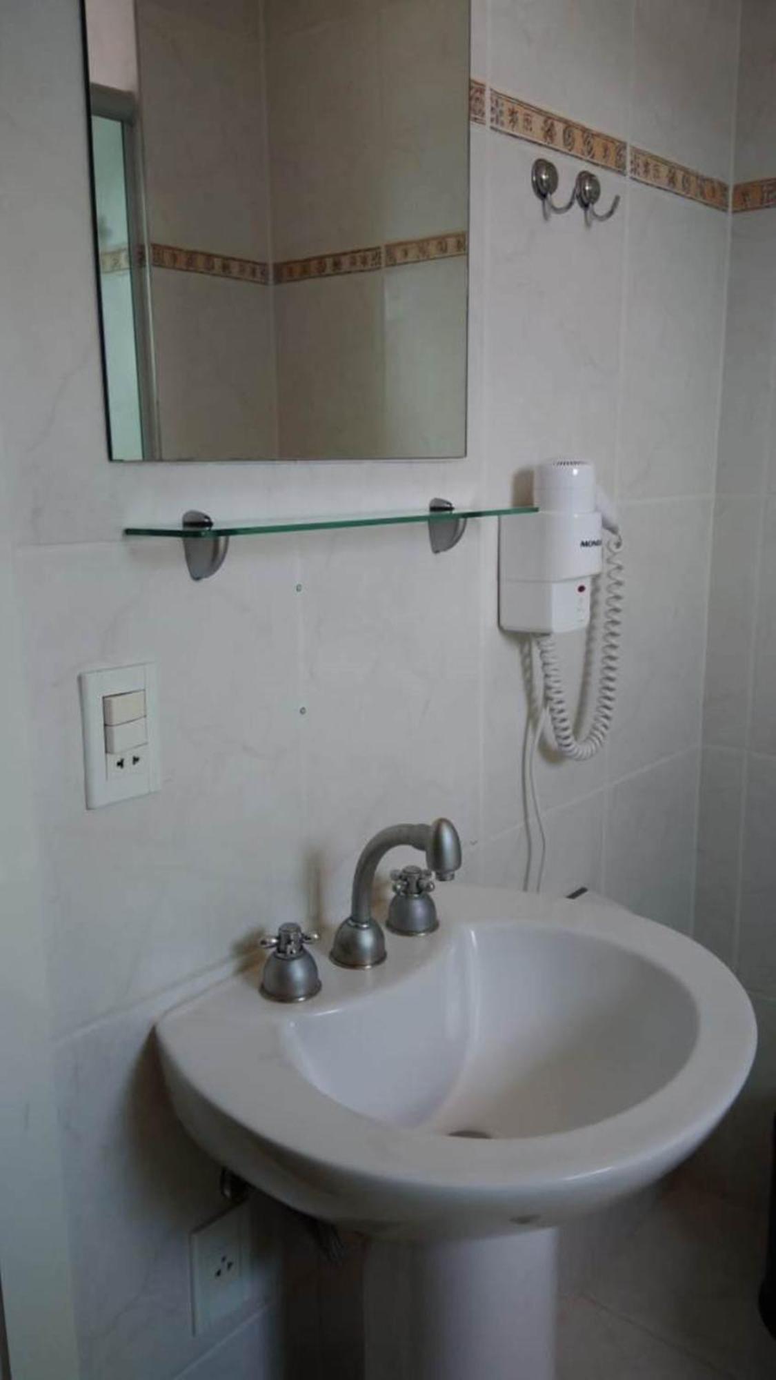 Quarto Duplo com Banheira de Hidromassagem
