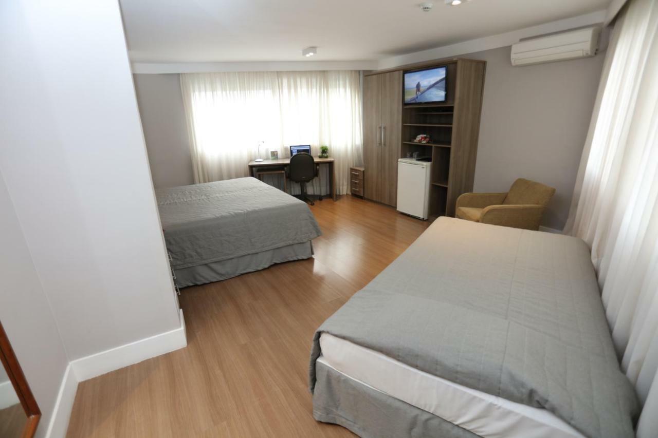 Habitación Triple - 1 cama doble y 1 cama individual
