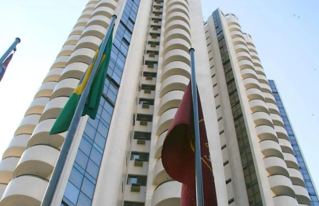 Paulista Wall Street Flat 10-1