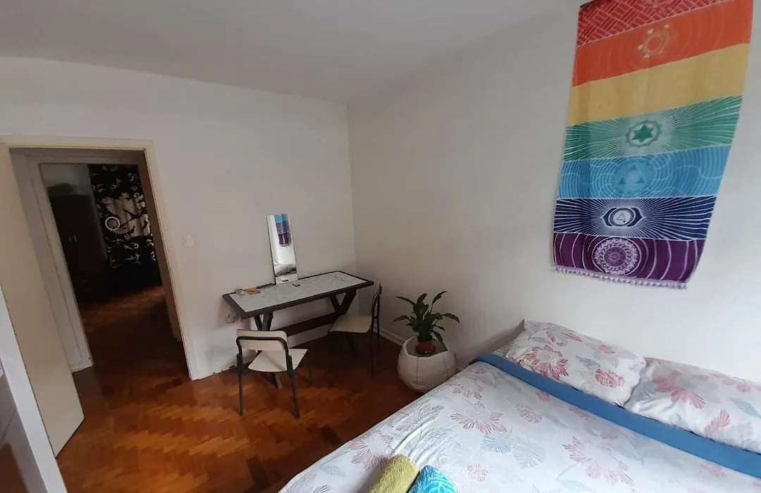 Quarto Tranquilidade Em Apto Compartilhado-1