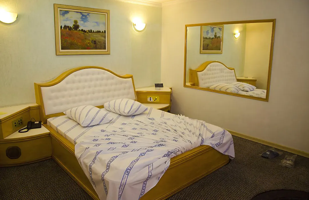 Omega Palace-1