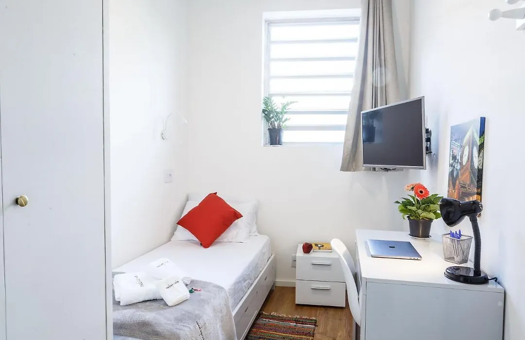 Apartamento Com Quintal Em Alto De Pinheiros-1