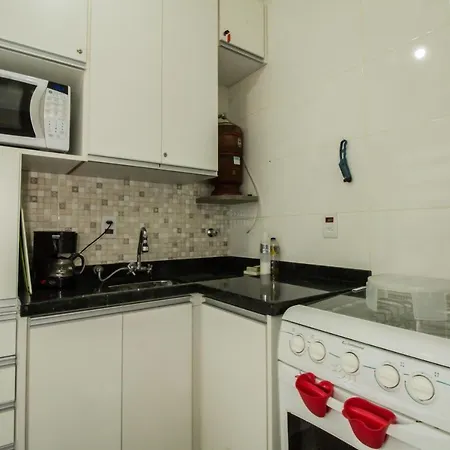Apartamento Aconchegante Com Estacionamento Na 25 De Marco-2