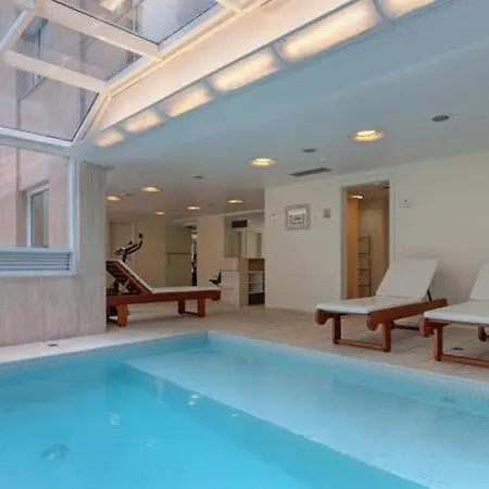 Maximus Luxury In Hotel-3