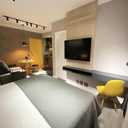 Studio Moderno - Jardins: Cama Queen, Ar E Garagem-2