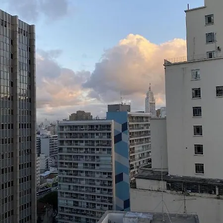 Flat de luxo centro SP com piscina,academia,lavanderia,garagem e segurança 24h-2