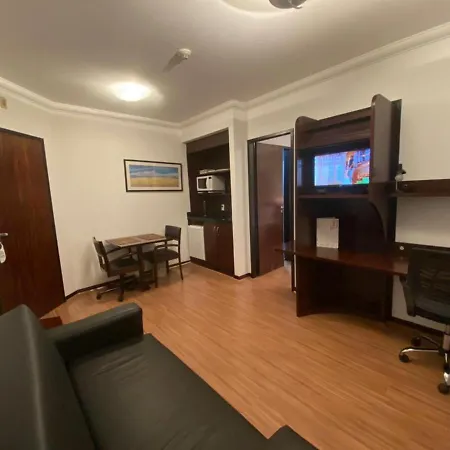 The Palace Tv No Quarto Limpeza Diaria Uh902-2