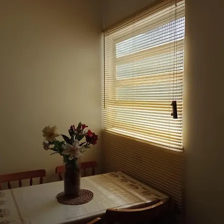 Apartamento Aconchegante Com Estacionamento Na 25 De Marco-3