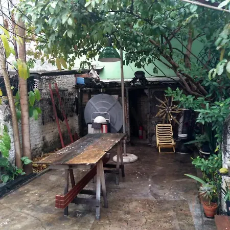 Quarto Em Casa Atelie Com Sol No Quintal-3