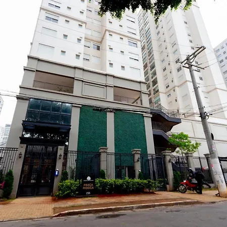 Apartamento Climatizado Com Piscina-3