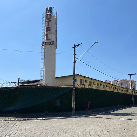 Motel 2000-2