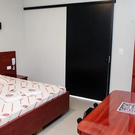 Hotel Madrugada-3