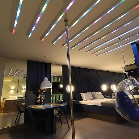 Motel Mood-2