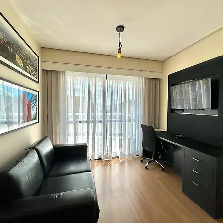 The Palace Tv Giratoria Limpeza Diaria Uh1303-3
