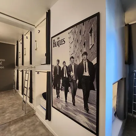 Vila Rock Hostel - Secure Neighborhood, Near Metro, Nubank Allianz Parque, Vila Madalena, Av Paulista, Easy Access To Morumbis And Autodromo Interlagos-2