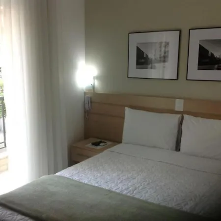 Upper Hotel-2