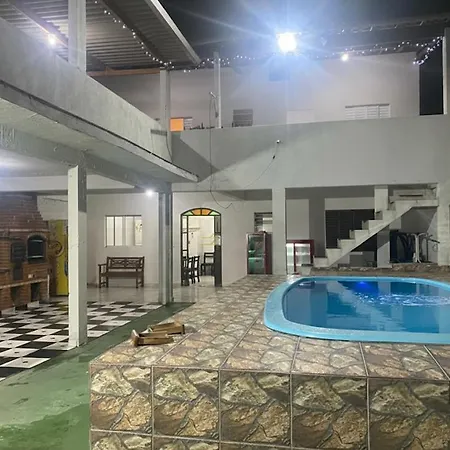 Ótima casa com piscina em Praia Grande-2