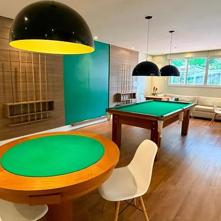Bela Vista | Acomoda 4 | Ar + Garagem + Piscina-2