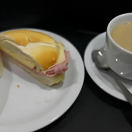 Hotel Minho - Melhor Opção Próximo à 25 de Março, Brás, Bom Retiro, Metrô e Hospital Pérola Byington - Buffet de Café da Manhã Incluso - Estacionamento em Frente-3
