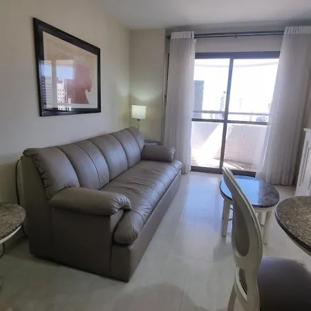 Paulista Wall Street Flat 10-3
