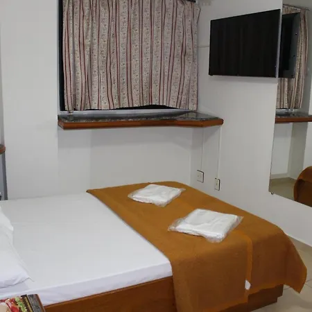 Hotel La Guardia-2
